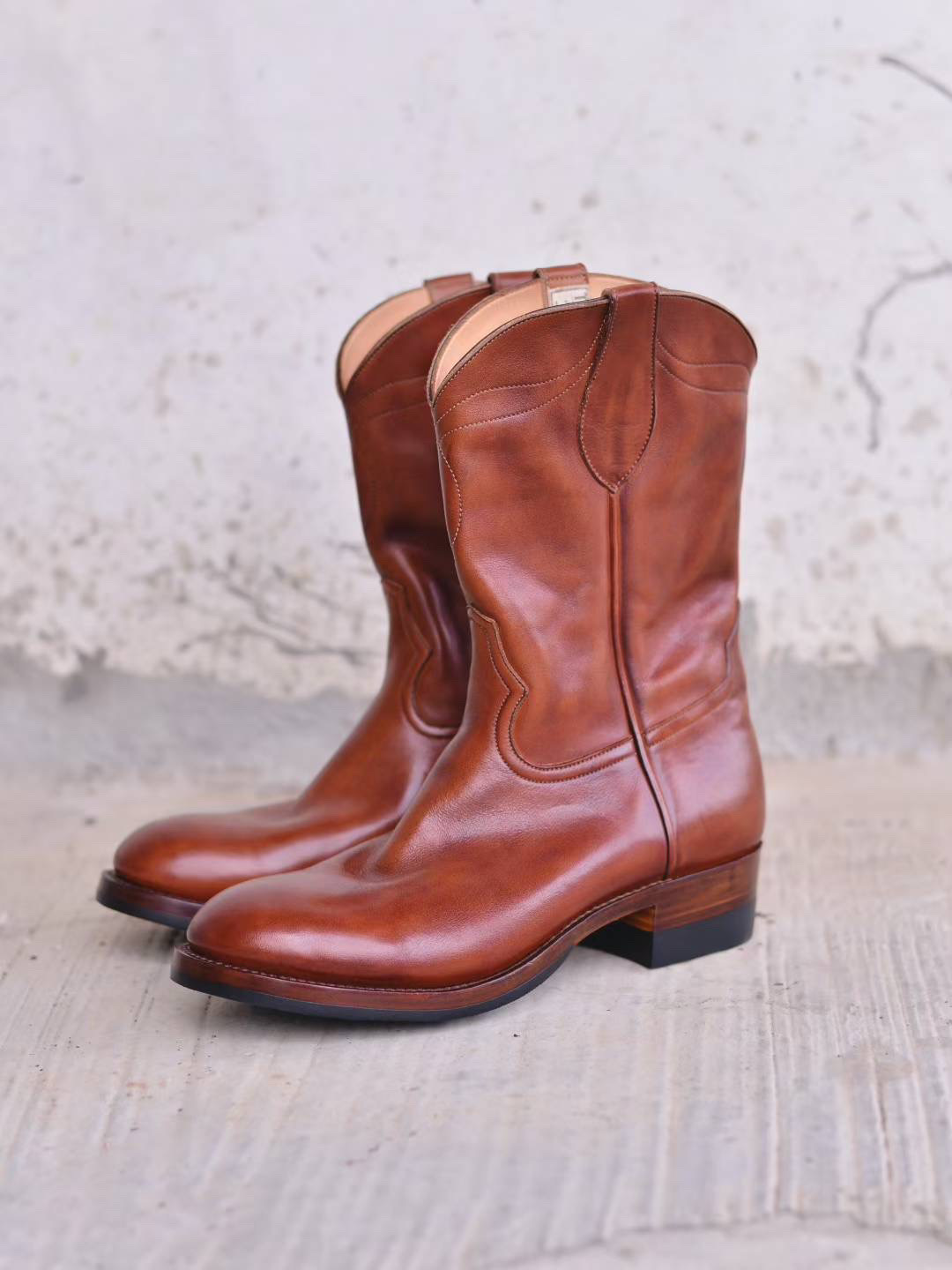 TRADBAND Hand-rubbed brown western boots
